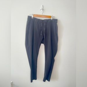 SOLD - Lululemon On The Fly Pants
